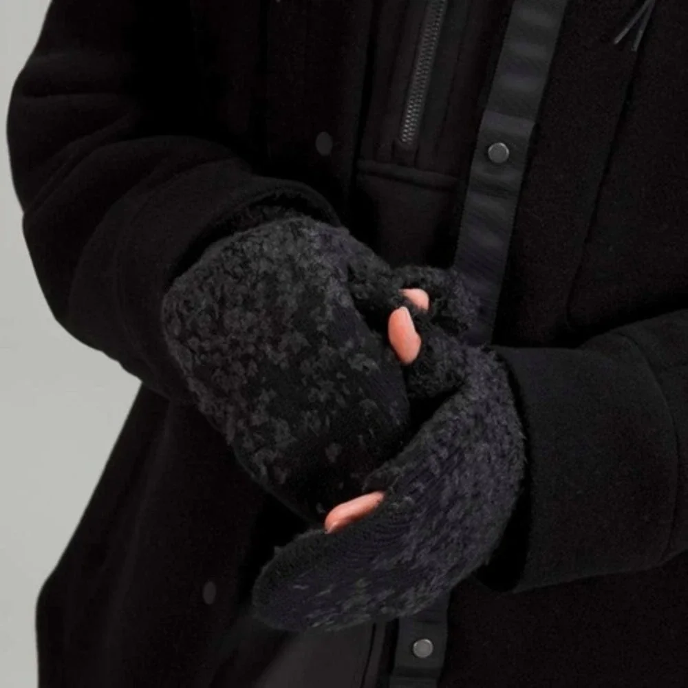 LULULEMON‎ BUNDLE OF HAT & MITTENS BLACK OMBRE NWT WOOL BLEND